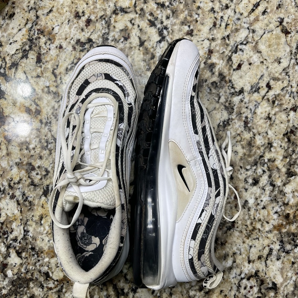 Nike Wmns Air Max SE Floral - Picture 4 of 6